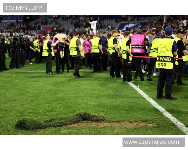 欧冠门票系统故障数万球迷排队12小时争抢心仪门票